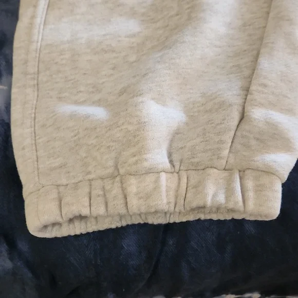 Scuba Mid Rise Oversized Jogger *Graphic - Picture 6 of 9